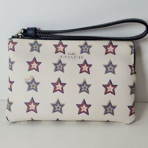 NWOT, Coach Western Star Corner ZIp Wristlet ☆